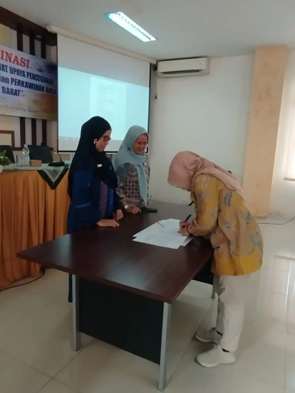 Penandatanganan Kesepakatan Dengan DP3AP2KB Provinsi Sumatera Barat
